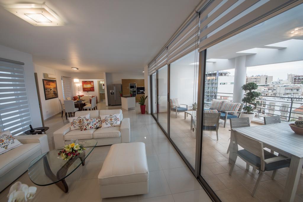 Skylight Megaron Apartamento Larnaca Exterior foto