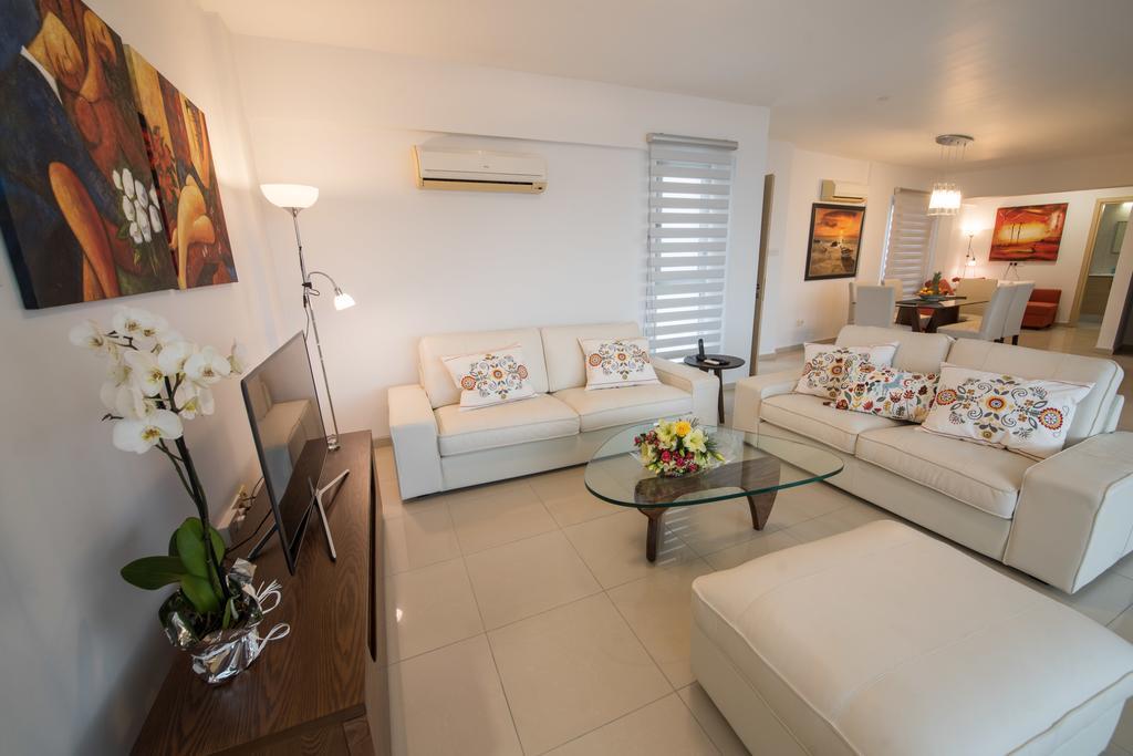 Skylight Megaron Apartamento Larnaca Exterior foto