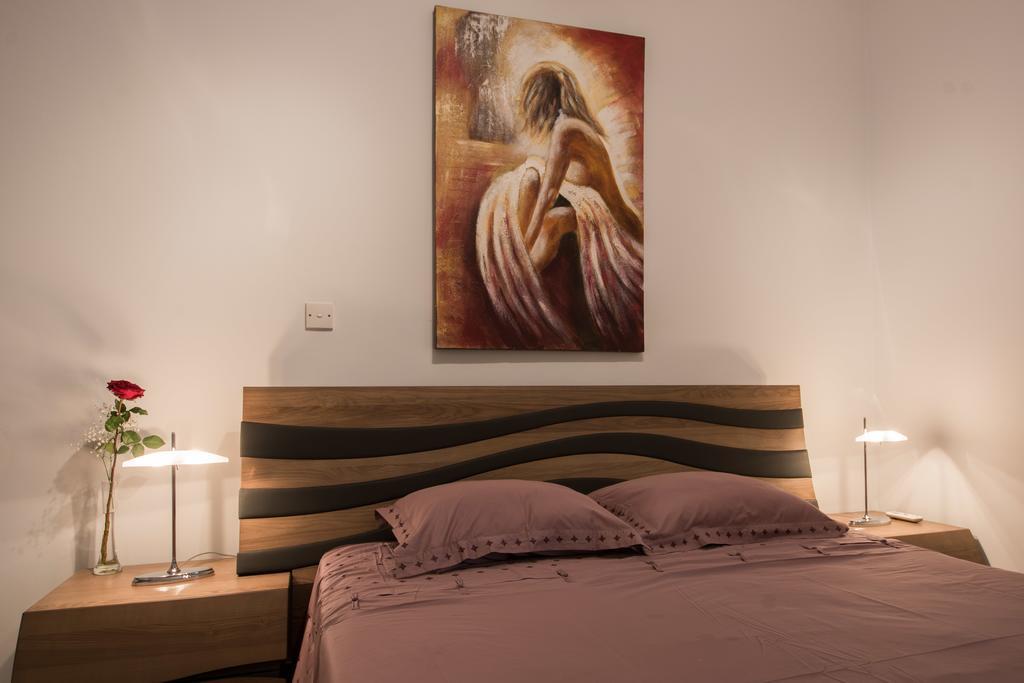 Skylight Megaron Apartamento Larnaca Exterior foto