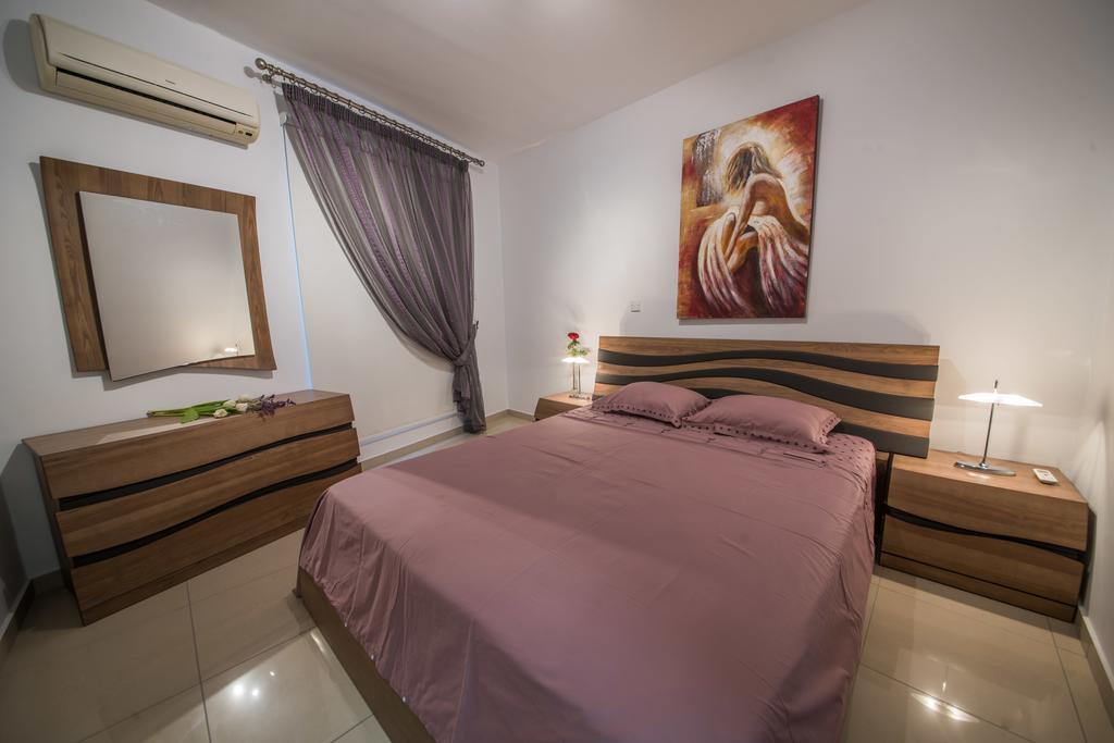Skylight Megaron Apartamento Larnaca Exterior foto